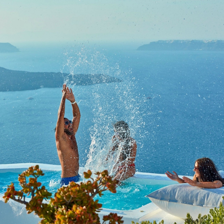 Alti Santorini Suites